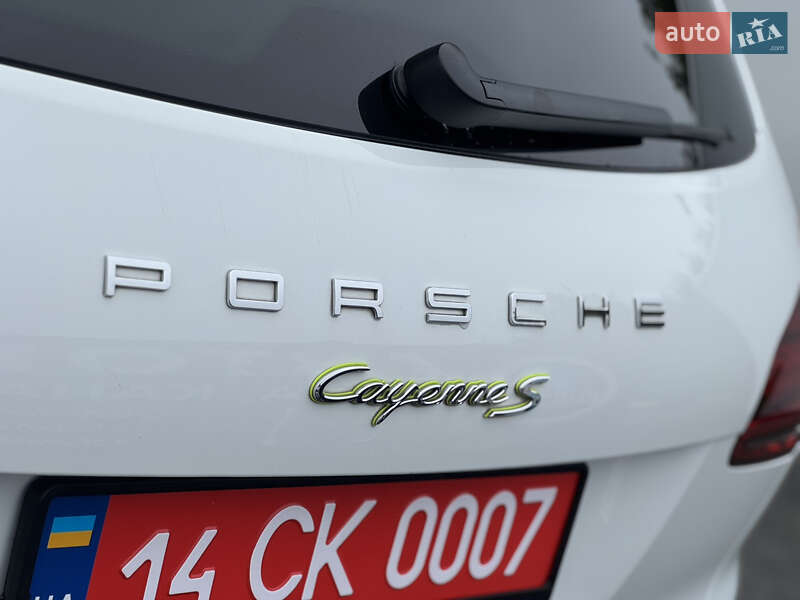 Внедорожник / Кроссовер Porsche Cayenne 2015 в Львове
