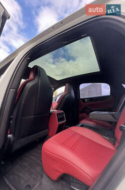 Позашляховик / Кросовер Porsche Cayenne 2019 в 
