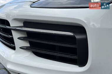 Позашляховик / Кросовер Porsche Cayenne 2019 в 