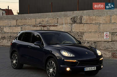 Внедорожник / Кроссовер Porsche Cayenne 2011 в 