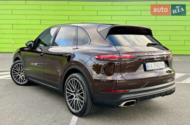 Позашляховик / Кросовер Porsche Cayenne 2018 в 