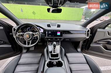 Позашляховик / Кросовер Porsche Cayenne 2018 в 