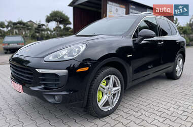 Позашляховик / Кросовер Porsche Cayenne 2015 в 