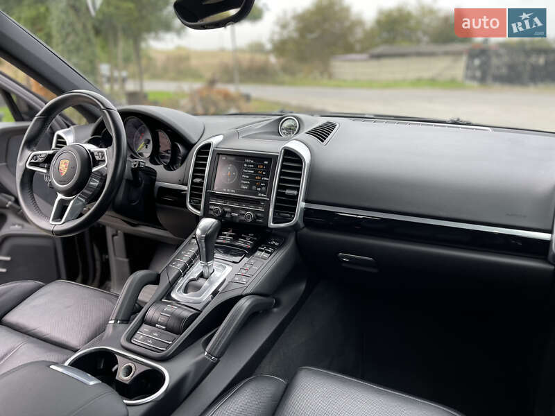 Внедорожник / Кроссовер Porsche Cayenne 2015 в Луцке фото 19 Внедорожник / Кроссовер Porsche Cayenne 2015 в Луцке