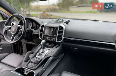 Позашляховик / Кросовер Porsche Cayenne 2015 в 