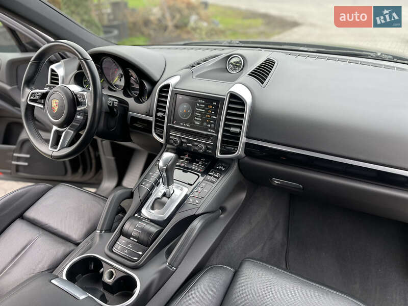 Внедорожник / Кроссовер Porsche Cayenne 2015 в Луцке фото 25 Внедорожник / Кроссовер Porsche Cayenne 2015 в Луцке