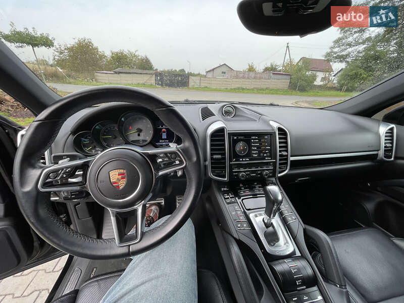 Внедорожник / Кроссовер Porsche Cayenne 2015 в Луцке фото 35 Внедорожник / Кроссовер Porsche Cayenne 2015 в Луцке