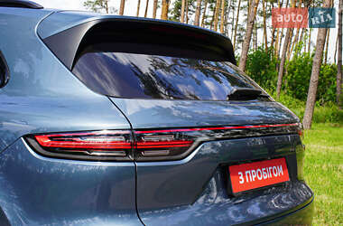 Позашляховик / Кросовер Porsche Cayenne 2019 в 
