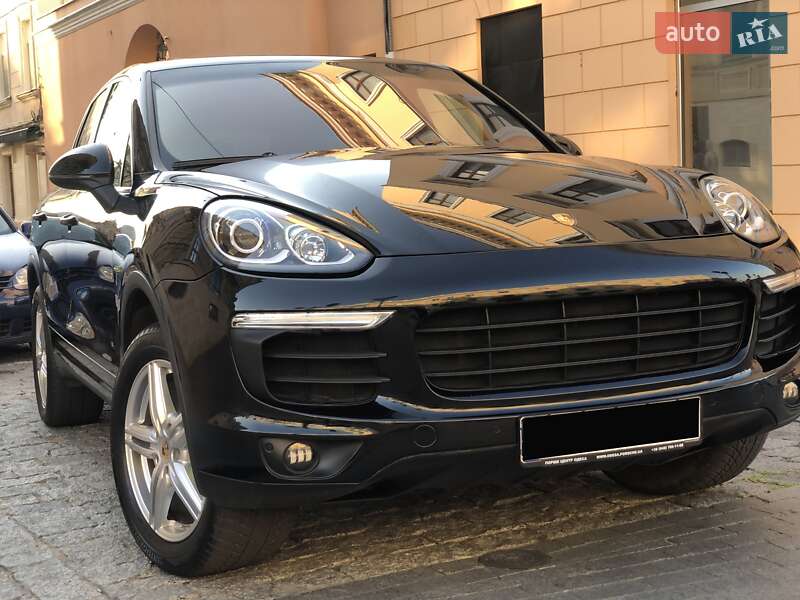 Позашляховик / Кросовер Porsche Cayenne 2015 в Одесі