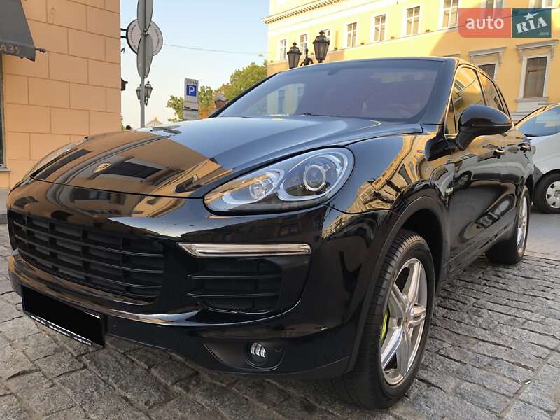 Позашляховик / Кросовер Porsche Cayenne 2015 в Одесі