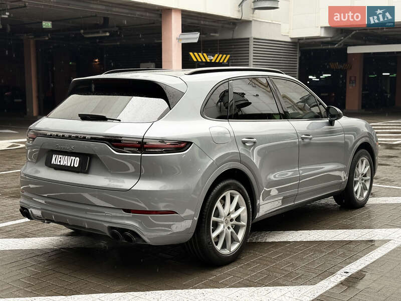 Внедорожник / Кроссовер Porsche Cayenne 2019 в Киеве
