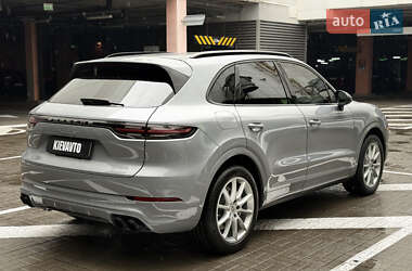 Позашляховик / Кросовер Porsche Cayenne 2019 в 