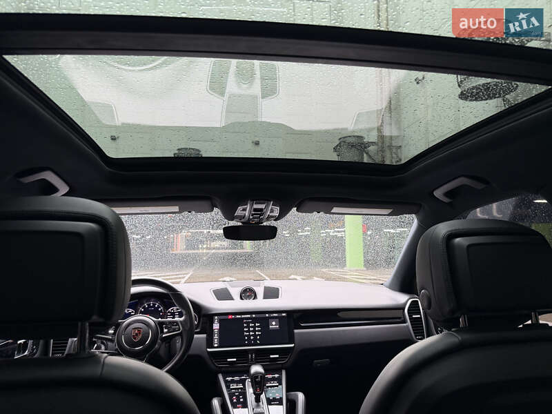 Внедорожник / Кроссовер Porsche Cayenne 2019 в Киеве