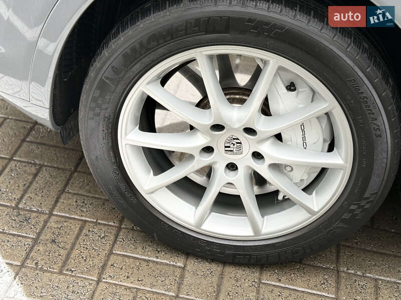 Внедорожник / Кроссовер Porsche Cayenne 2019 в Киеве