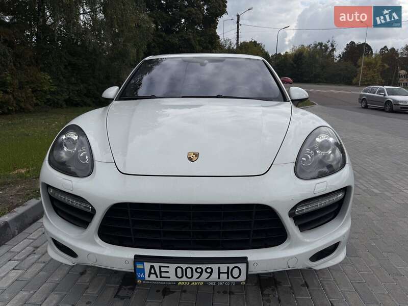 Внедорожник / Кроссовер Porsche Cayenne 2013 в 