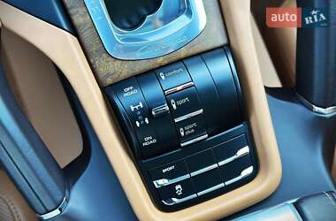 Позашляховик / Кросовер Porsche Cayenne 2016 в 