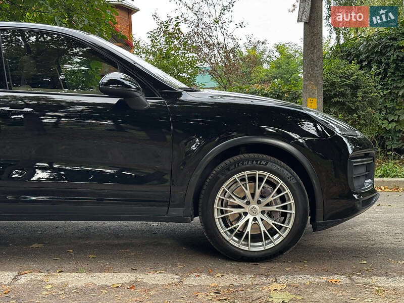 Позашляховик / Кросовер Porsche Cayenne 2017 в Києві