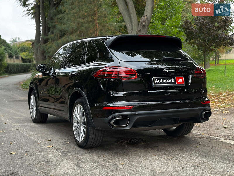 Позашляховик / Кросовер Porsche Cayenne 2017 в Києві