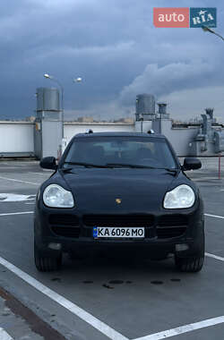 Позашляховик / Кросовер Porsche Cayenne 2004 в 
