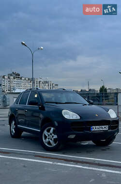 Позашляховик / Кросовер Porsche Cayenne 2004 в 