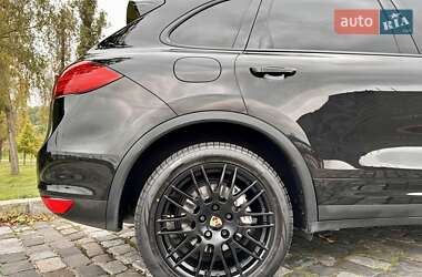 Внедорожник / Кроссовер Porsche Cayenne 2014 в 