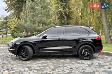 Внедорожник / Кроссовер Porsche Cayenne 2014 в 