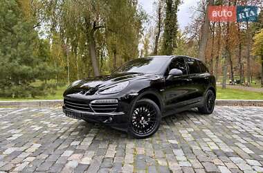Внедорожник / Кроссовер Porsche Cayenne 2014 в 
