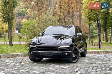 Внедорожник / Кроссовер Porsche Cayenne 2014 в Киеве