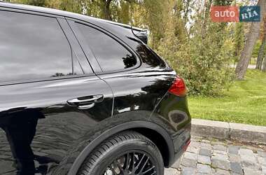 Внедорожник / Кроссовер Porsche Cayenne 2014 в 