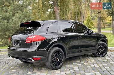 Внедорожник / Кроссовер Porsche Cayenne 2014 в 