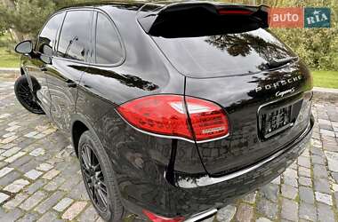 Внедорожник / Кроссовер Porsche Cayenne 2014 в 