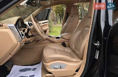 Внедорожник / Кроссовер Porsche Cayenne 2014 в 