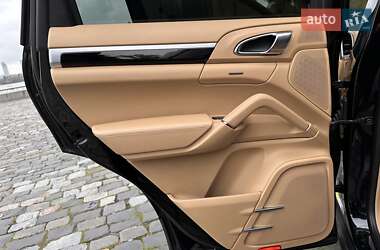 Внедорожник / Кроссовер Porsche Cayenne 2014 в 