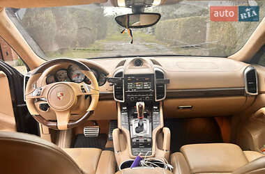 Позашляховик / Кросовер Porsche Cayenne 2012 в 
