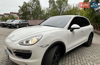 Позашляховик / Кросовер Porsche Cayenne 2014 в Дніпрі