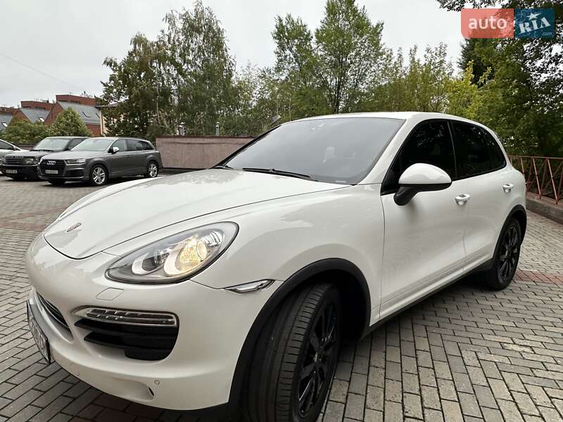 Внедорожник / Кроссовер Porsche Cayenne 2014 в 