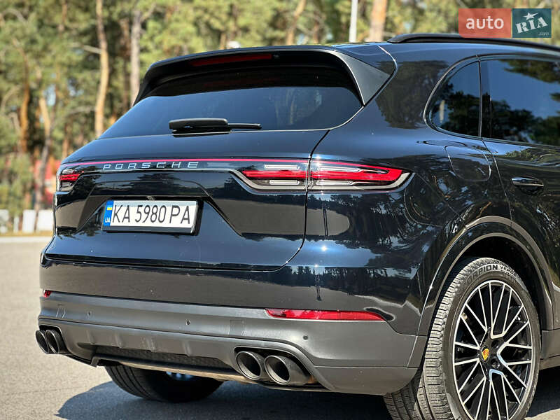 Позашляховик / Кросовер Porsche Cayenne 2019 в Києві