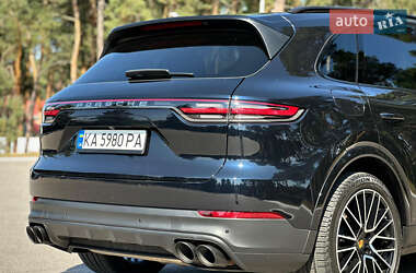 Позашляховик / Кросовер Porsche Cayenne 2019 в 