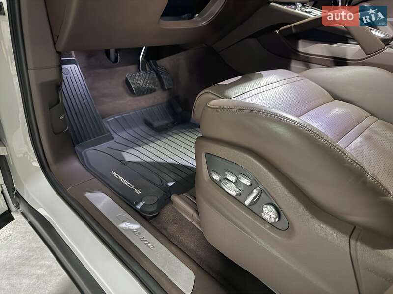Позашляховик / Кросовер Porsche Cayenne 2019 в Дніпрі