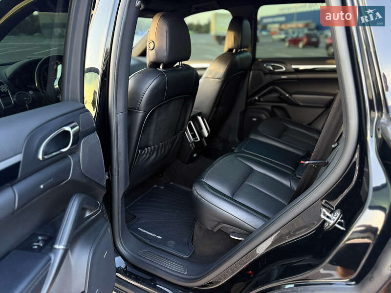 Позашляховик / Кросовер Porsche Cayenne 2014 в Кам'янець-Подільському