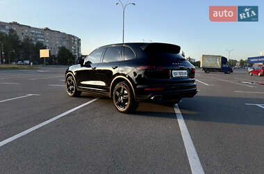 Внедорожник / Кроссовер Porsche Cayenne 2014 в 
