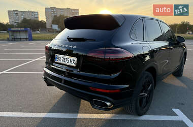 Внедорожник / Кроссовер Porsche Cayenne 2014 в 