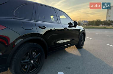 Внедорожник / Кроссовер Porsche Cayenne 2014 в 