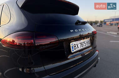 Внедорожник / Кроссовер Porsche Cayenne 2014 в 