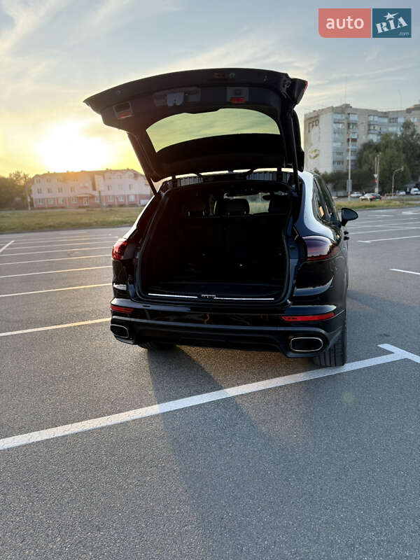 Позашляховик / Кросовер Porsche Cayenne 2014 в Кам'янець-Подільському