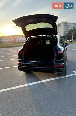Внедорожник / Кроссовер Porsche Cayenne 2014 в 