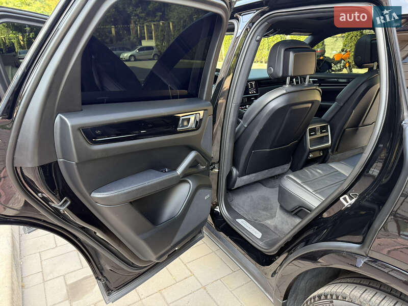 Внедорожник / Кроссовер Porsche Cayenne 2018 в Ивано-Франковске фото 28 Внедорожник / Кроссовер Porsche Cayenne 2018 в Ивано-Франковске