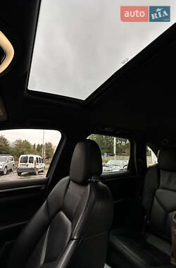 Позашляховик / Кросовер Porsche Cayenne 2012 в 