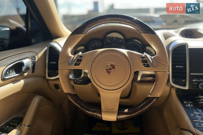 Позашляховик / Кросовер Porsche Cayenne 2013 в Мукачевому