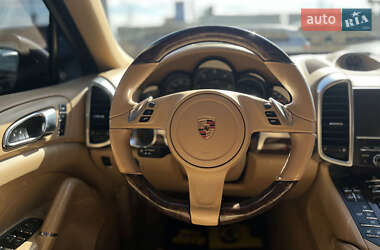 Позашляховик / Кросовер Porsche Cayenne 2013 в 